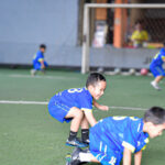 melompat bersama teman-teman